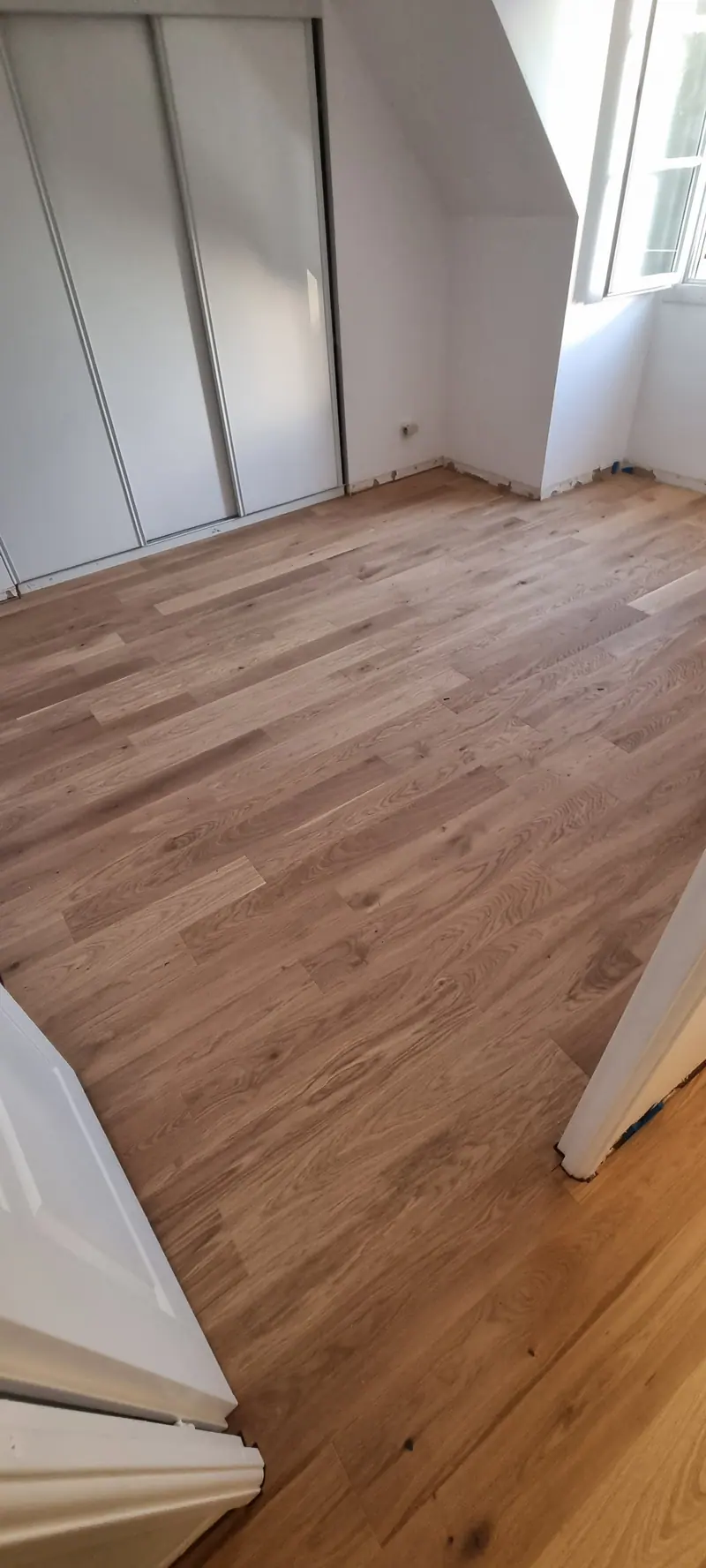 Chambre avec placards (Pose de parquet à l’étage, Margency)