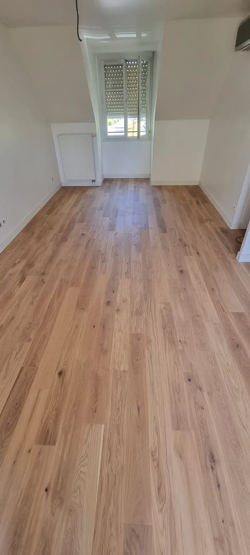 Chambre mansardée (Pose de parquet à l’étage, Margency)