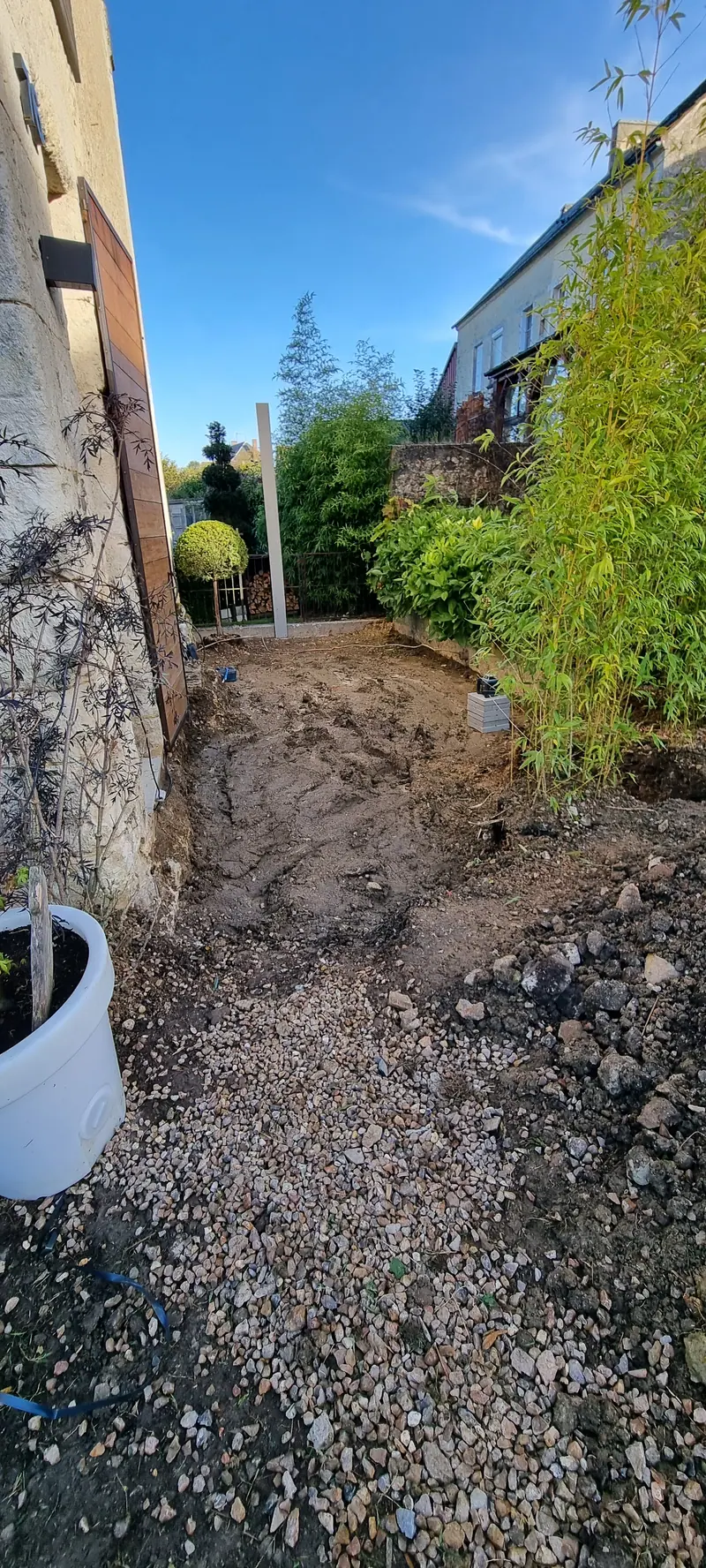 Le terrain avant travaux (Terrasse en bois composite, Normandie)